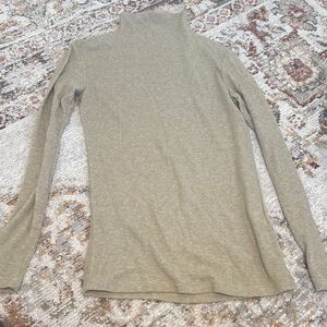 Madison Green Fitted Long Sleeve Tee